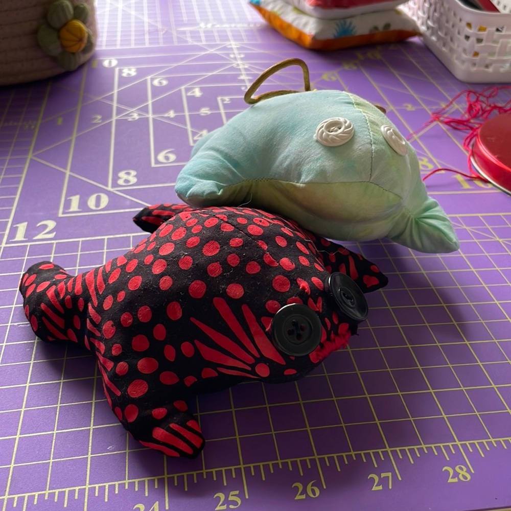 Happy Little Frog Pattern Weight